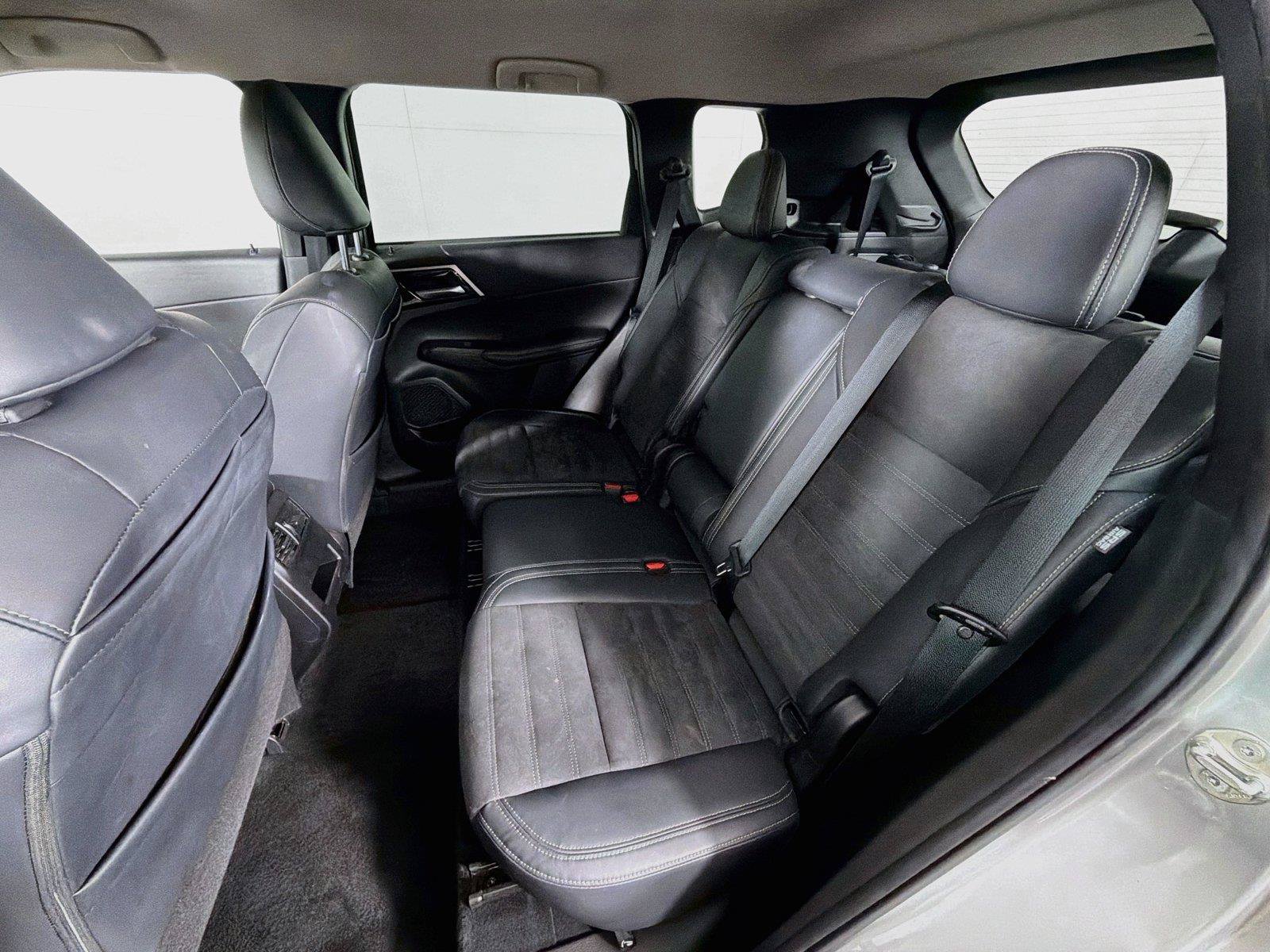 Used 2023 Mitsubishi Outlander SE AWD/4WD image 26