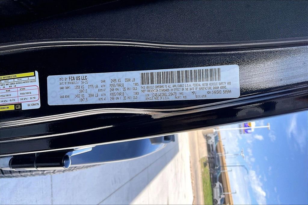 Used 2016 Jeep Wrangler Unlimited Sahara w/ Connectivity Group image 33