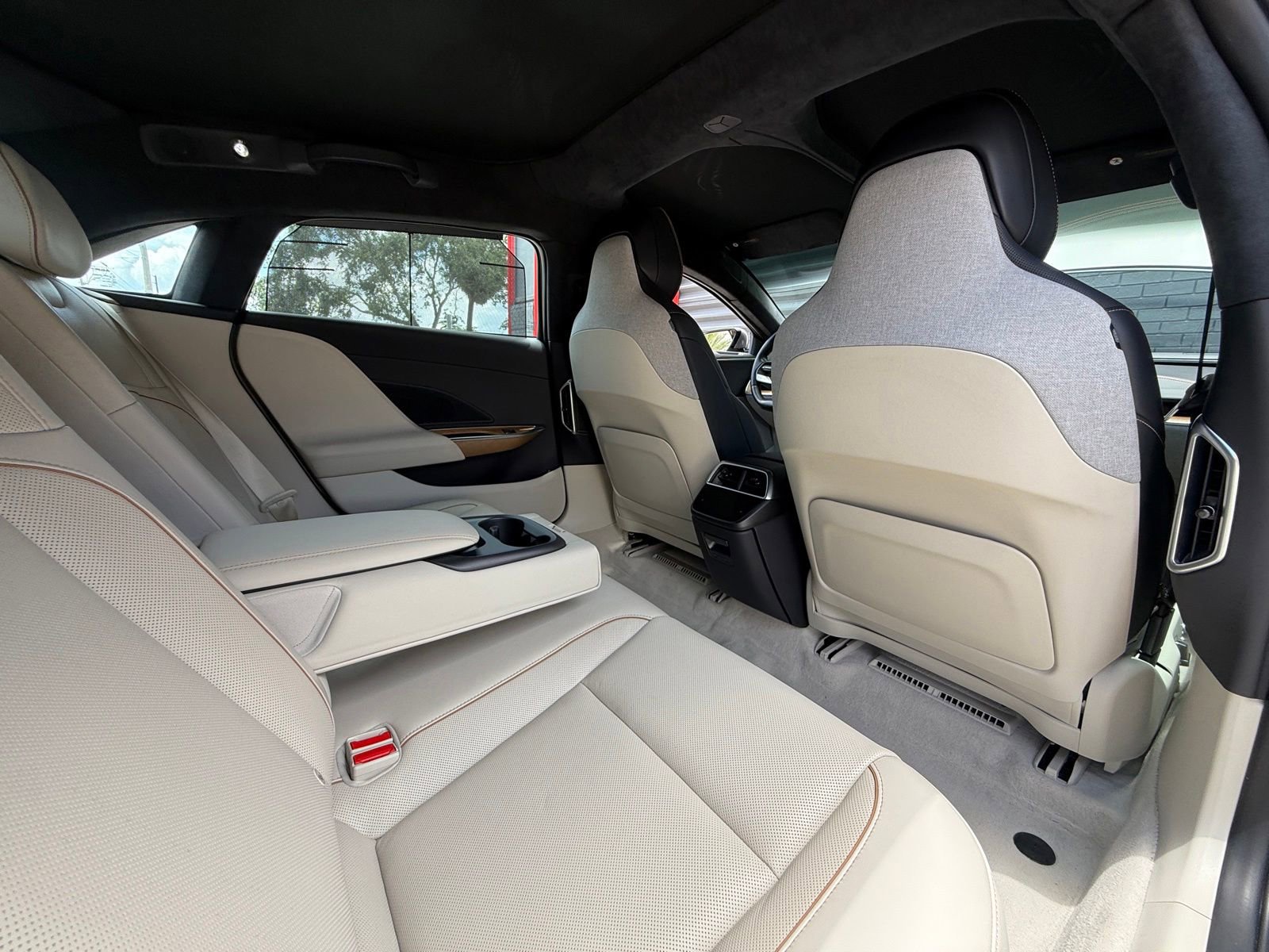 Used 2023 Lucid Air Touring AWD/4WD image 25