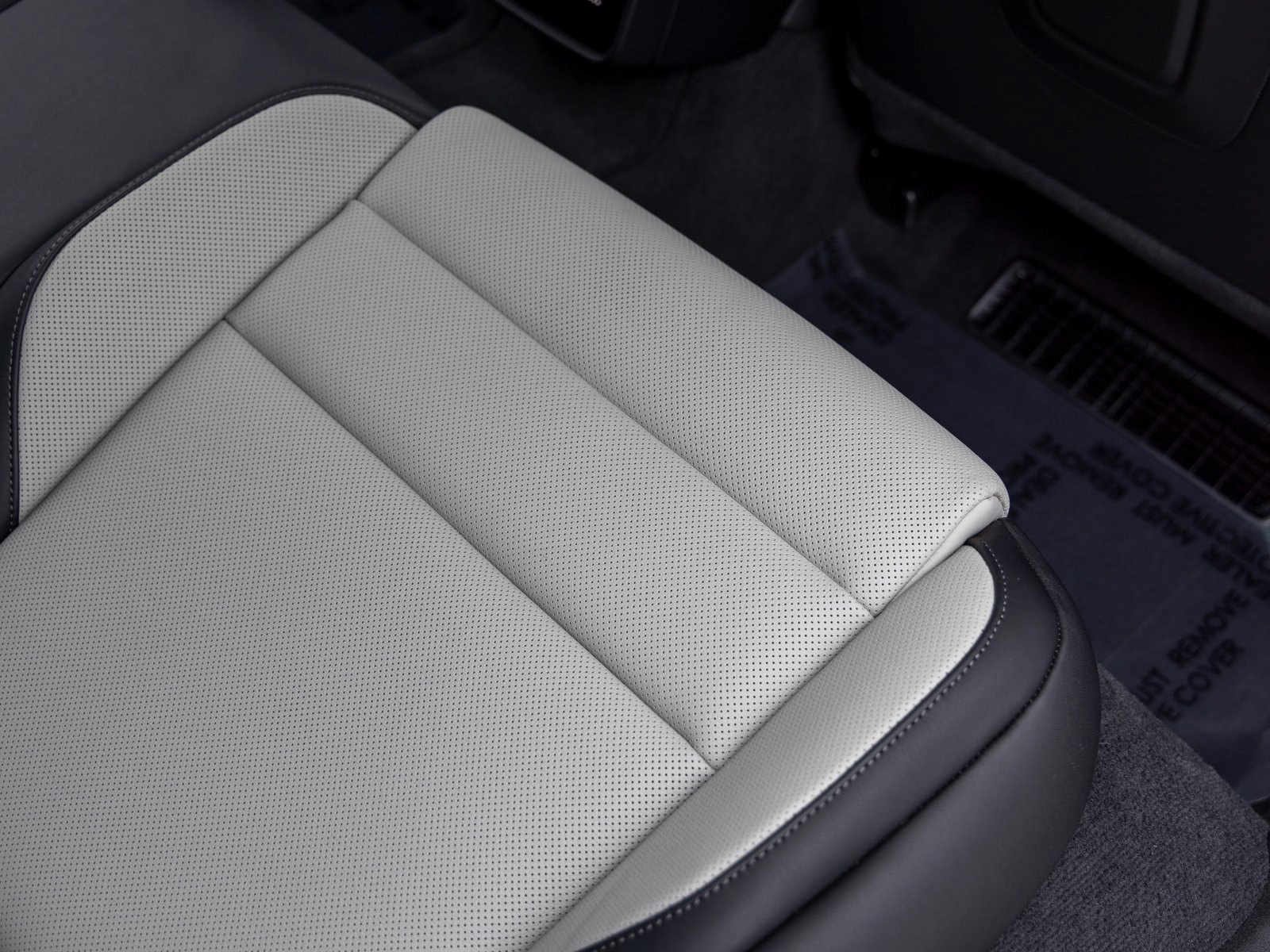 New 2025 Porsche Taycan 4S image 44