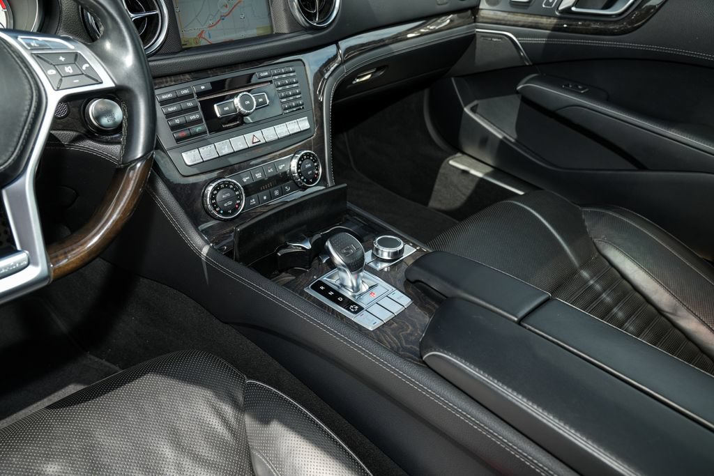 Used 2013 Mercedes-Benz SL 550 image 28