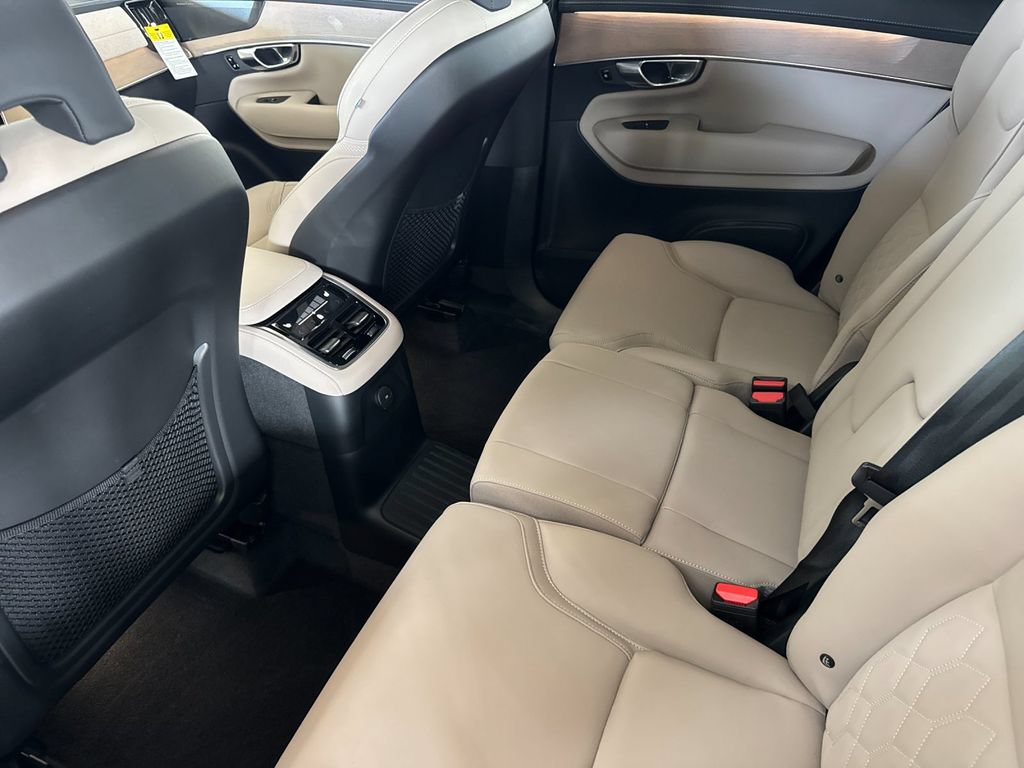 New 2026 Volvo XC90 T8 Plus w/ Protection Package Premier AWD/4WD image 11