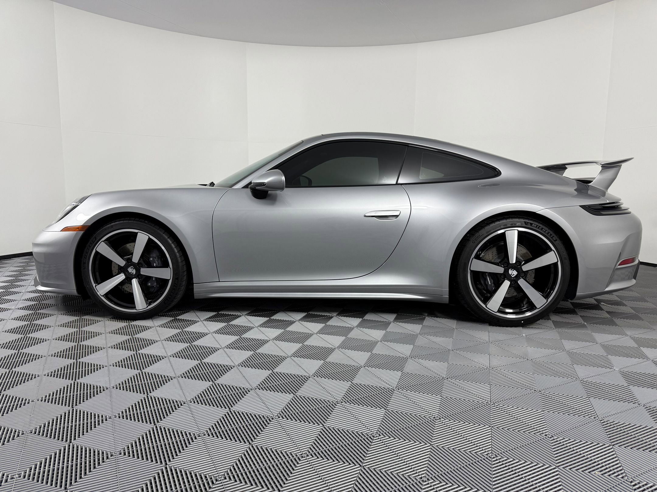 New 2026 Porsche 911 Carrera image 2