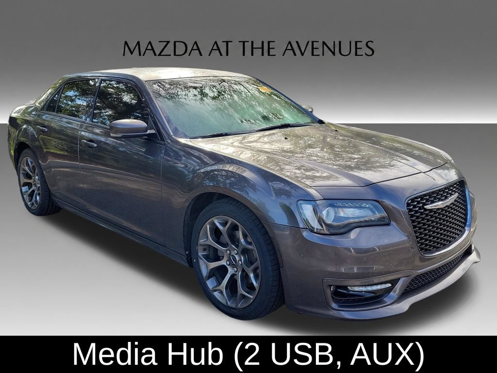 Used 2018 Chrysler 300 S w/ 300S Premium Group RWD image 9