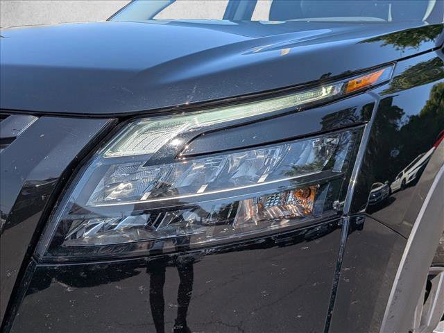 Used 2024 Nissan Pathfinder SV w/ SV Premium Package FWD video 2