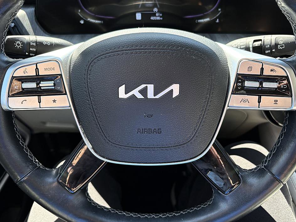 Used 2023 Kia Telluride EX w/ EX Captain's Chair Package AWD/4WD image 21