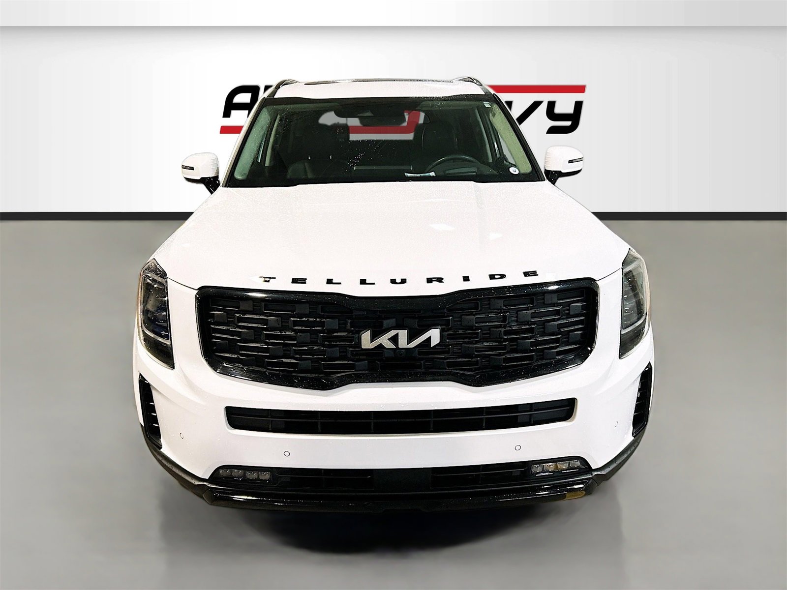 Used 2022 Kia Telluride SX w/ SX Prestige Package image 2
