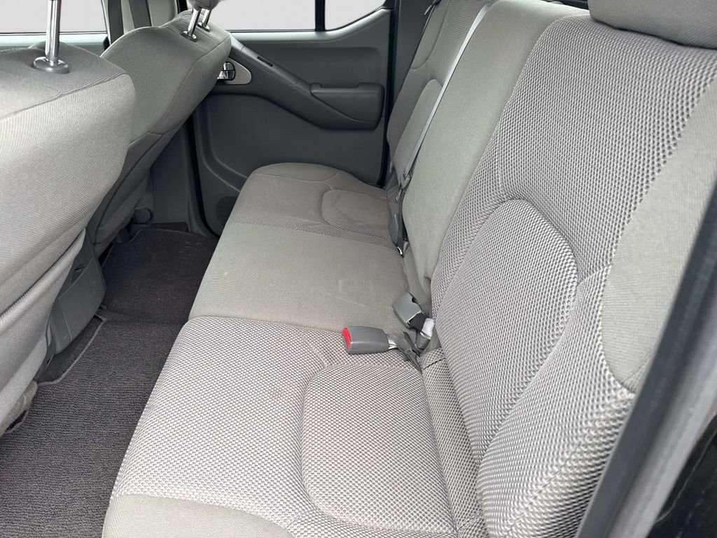 Used 2020 Nissan Frontier SV w/ Midnight Edition Floor Mats AWD/4WD image 14