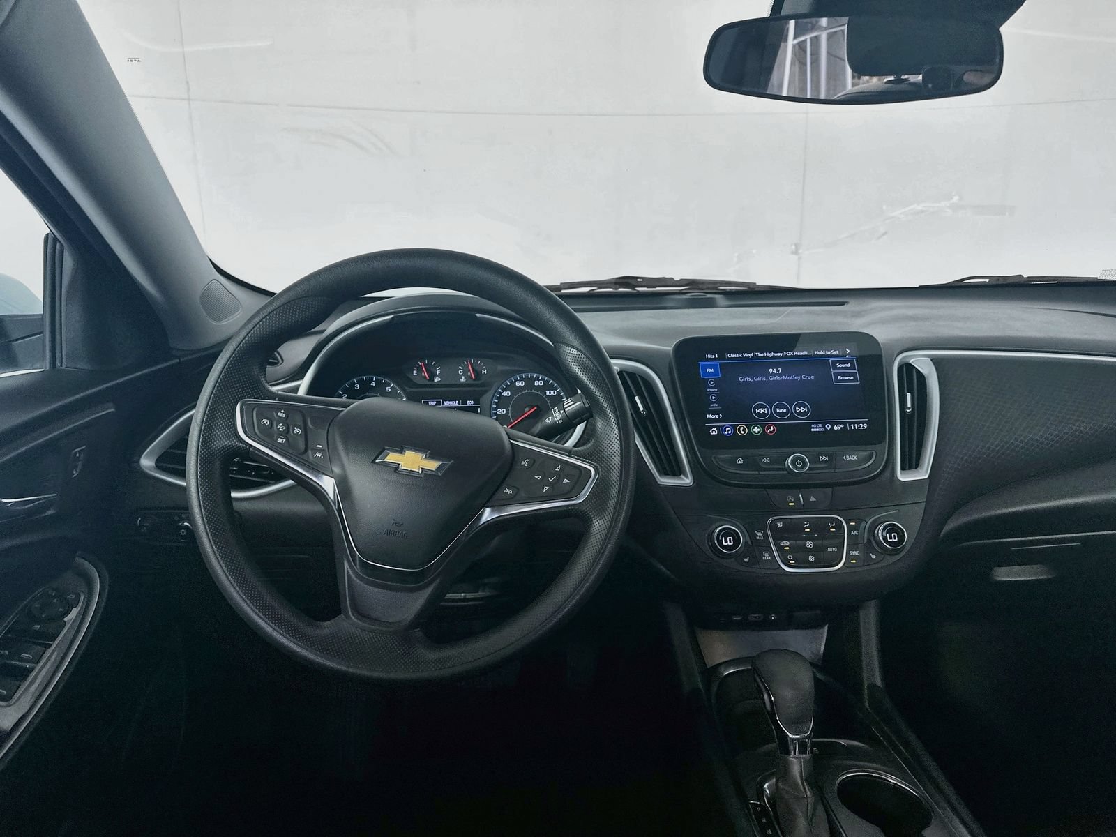 Used 2023 Chevrolet Malibu LT FWD image 21