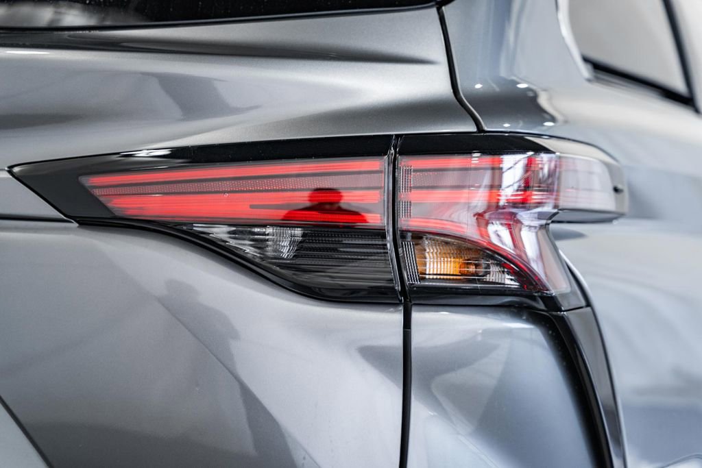 New 2026 Toyota Sienna Limited image 7