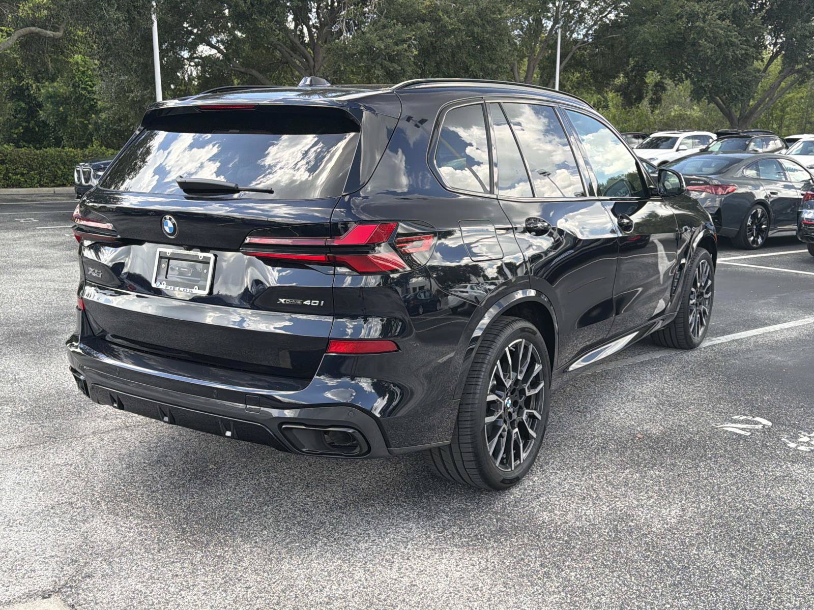 New 2026 BMW X5 xDrive40i w/ M Sport Package AWD/4WD image 4