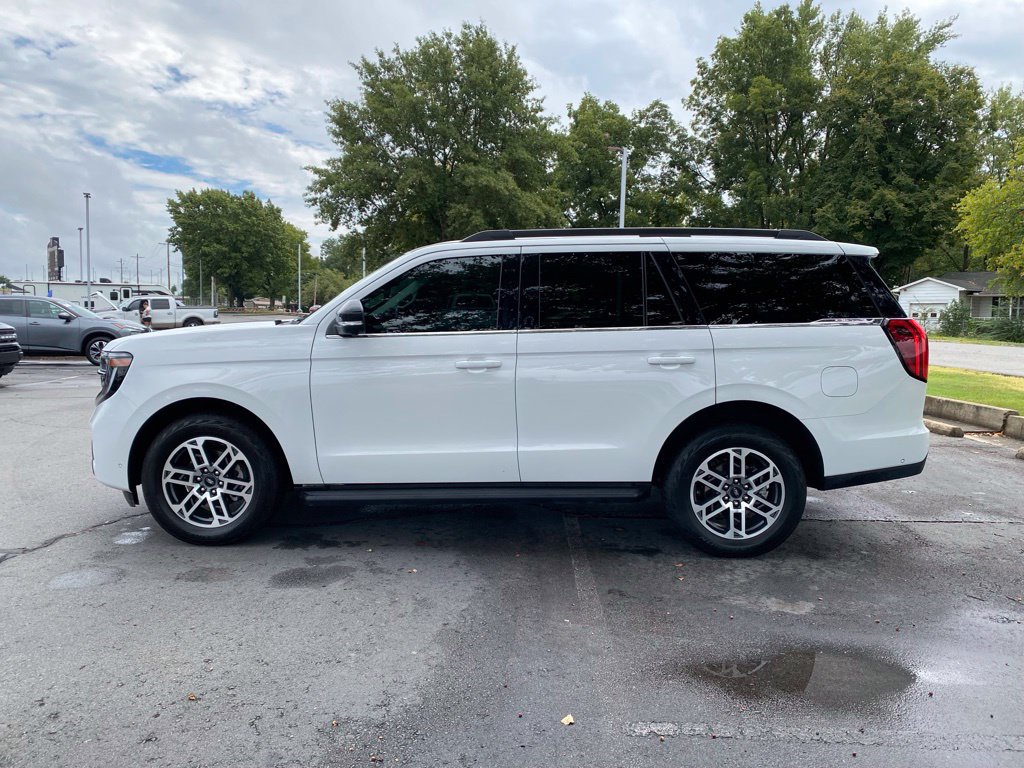 Certified 2025 Ford Expedition Active AWD/4WD image 4