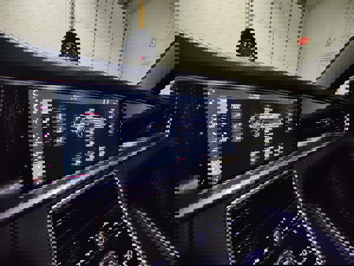 Used 2018 Porsche Panamera 4S image 39