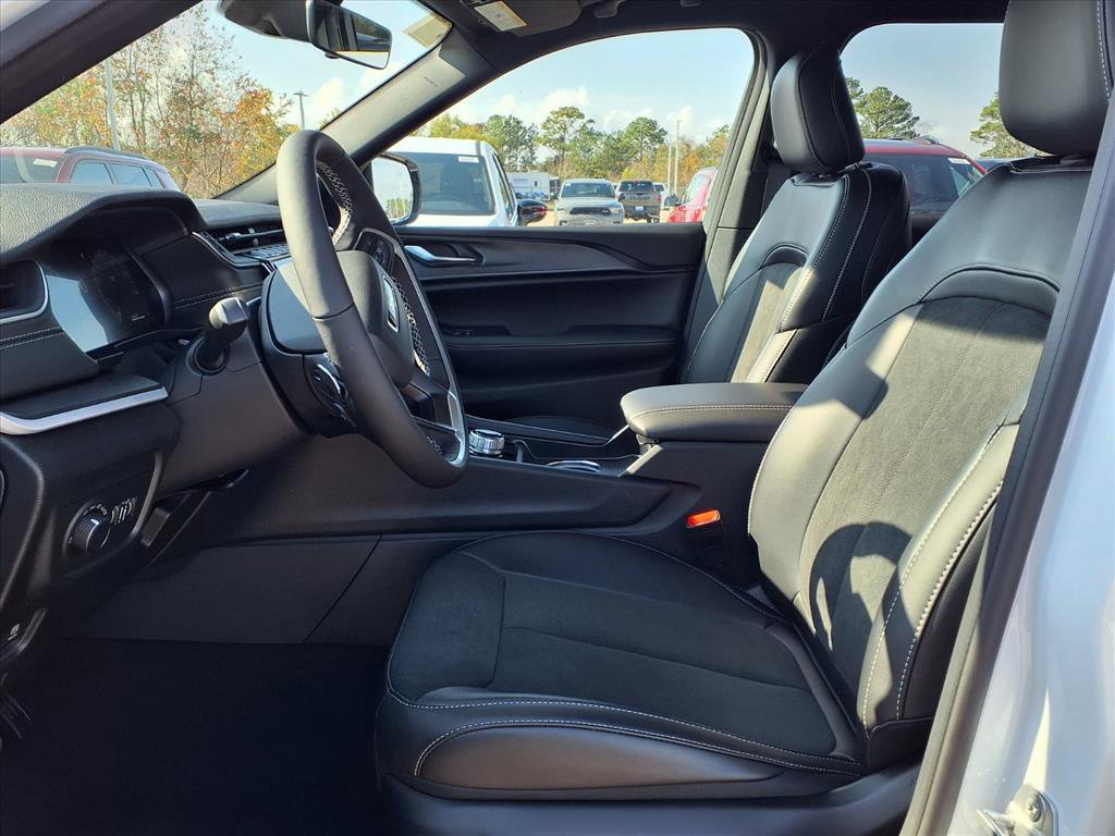 New 2025 Jeep Grand Cherokee L Altitude image 7
