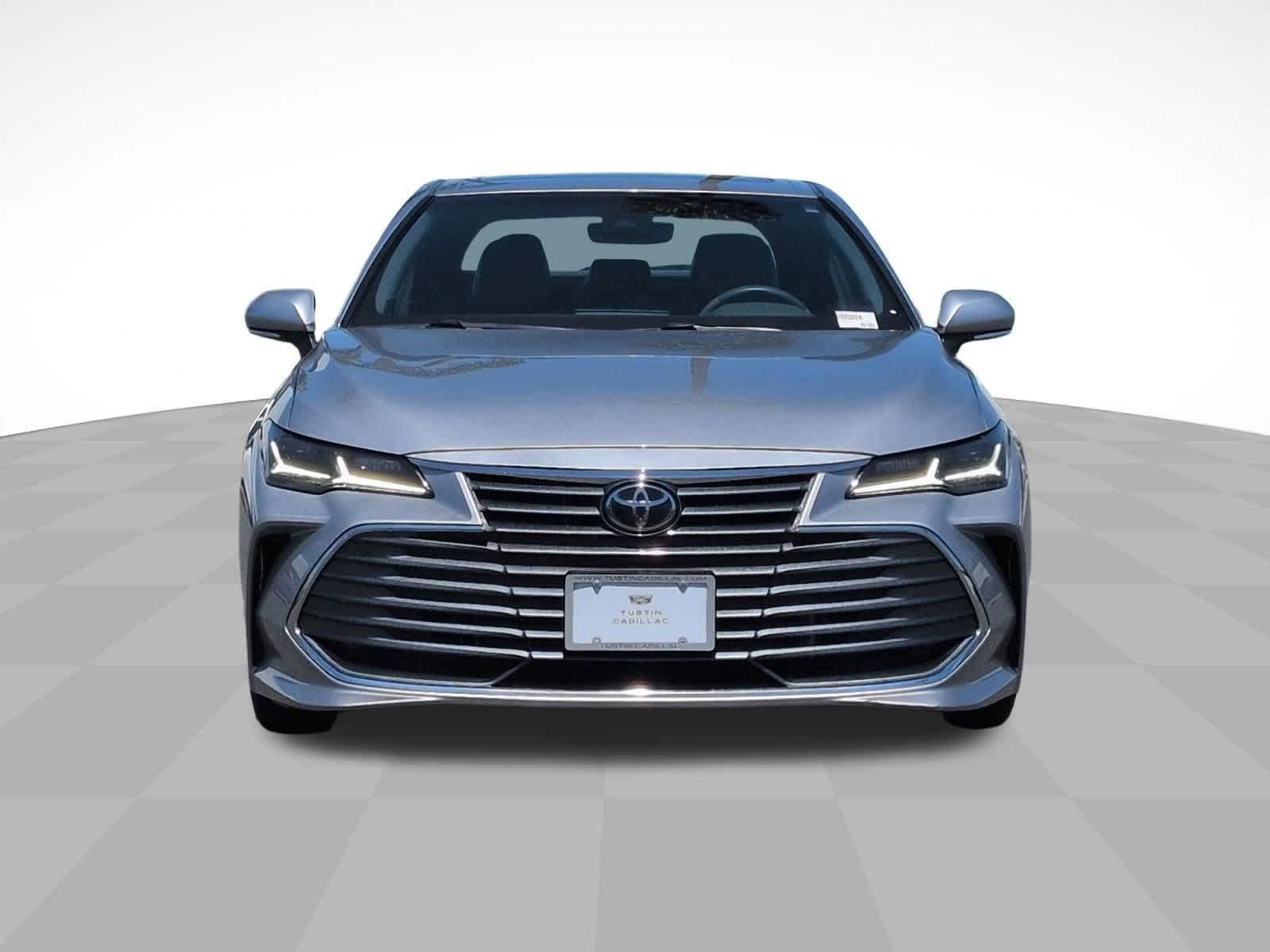Used 2020 Toyota Avalon Limited w/ All Weather Liner Package FWD image 2