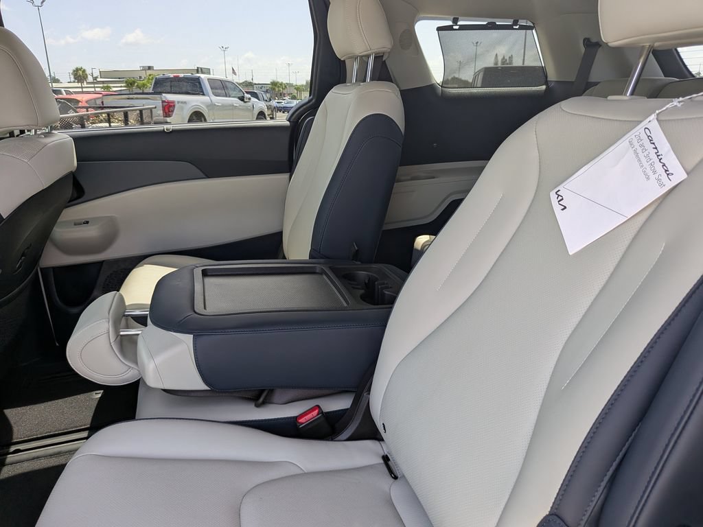 Certified 2026 Kia Carnival SX FWD image 20