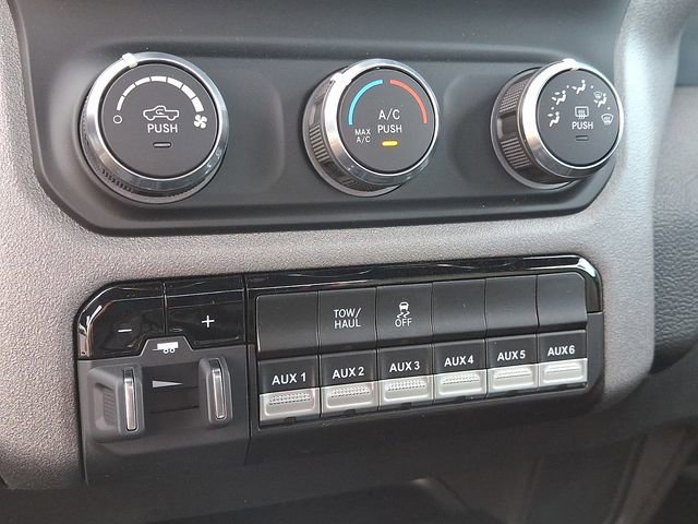 Used 2024 RAM 2500 Tradesman w/ Chrome Appearance Group AWD/4WD image 14