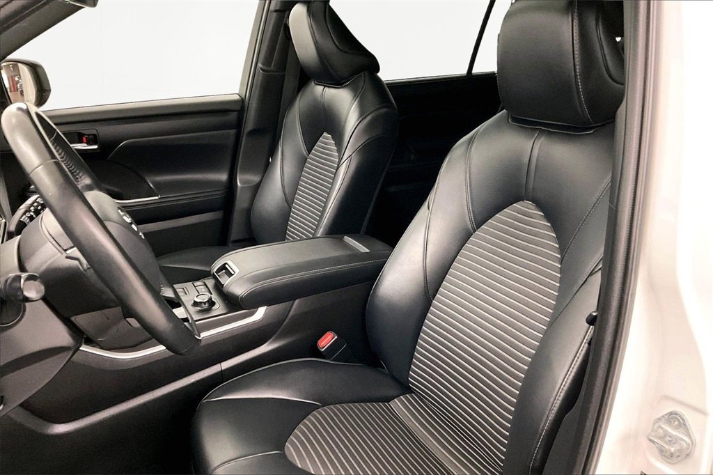 Used 2022 Toyota Highlander XSE image 18