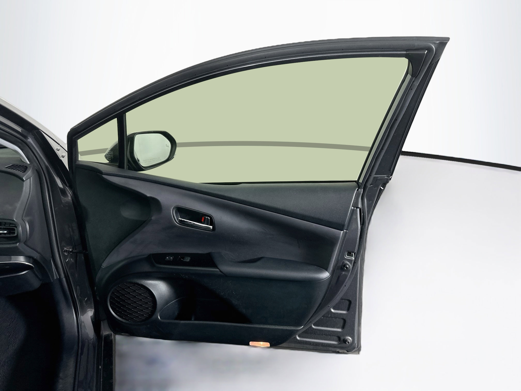 Used 2021 Toyota Prius LE w/ Carpet Mat Package (TMS) AWD/4WD image 31