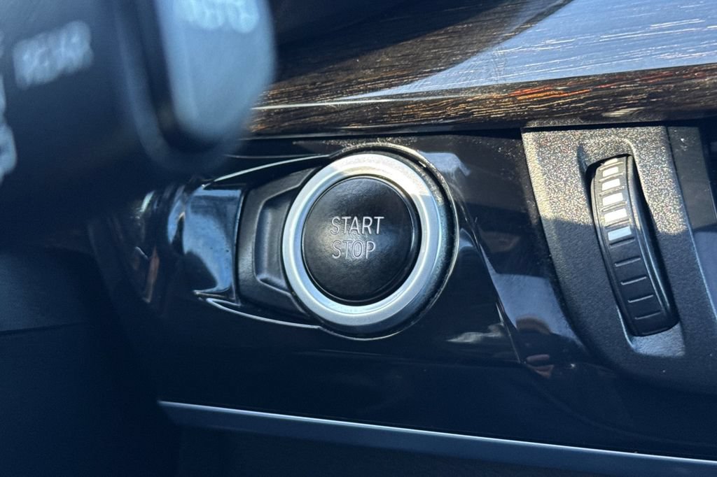 Used 2018 BMW X5 xDrive40e w/ M Sport Package AWD/4WD image 24