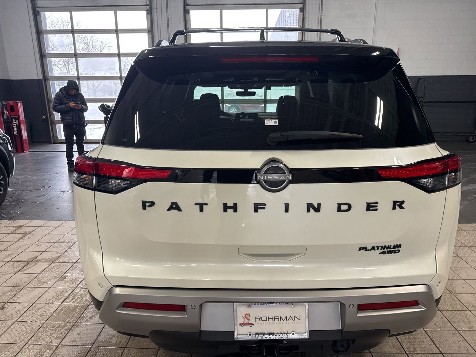 Certified 2024 Nissan Pathfinder Platinum w/ Lighting Package (N93) image 11