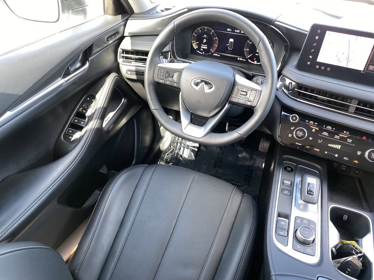 Certified 2026 INFINITI QX60 Luxe w/ Cargo Package FWD image 17