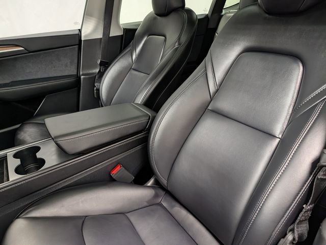 Used 2025 Tesla Model Y Long Range image 9