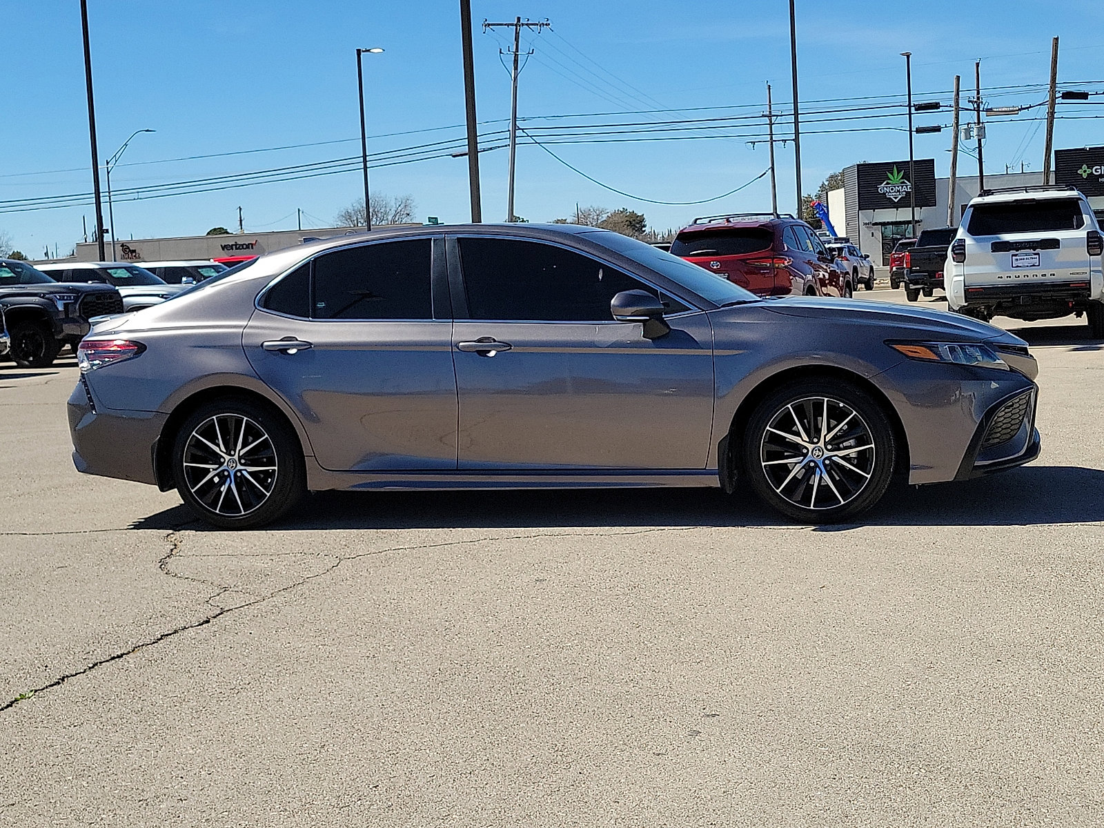 Used 2024 Toyota Camry SE w/ Audio Upgrade Package image 5