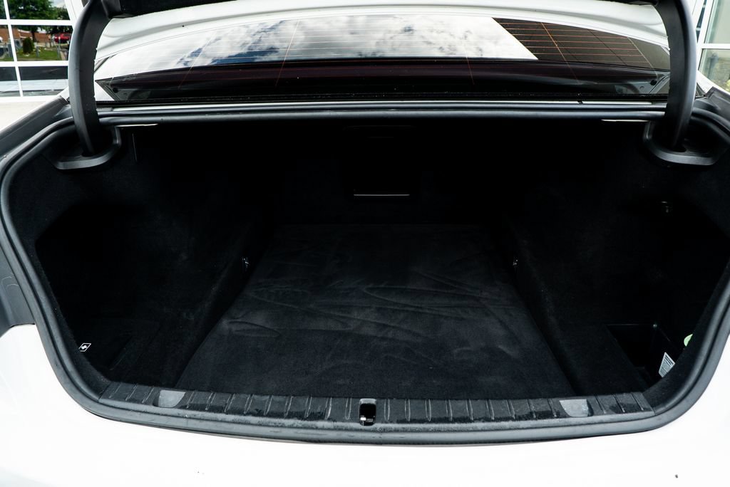 Used 2018 BMW 740i RWD image 46