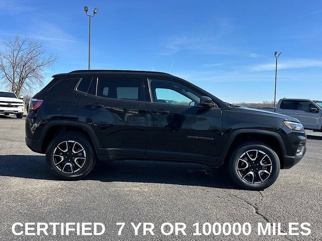 Used 2024 Jeep Compass Trailhawk AWD/4WD image 8