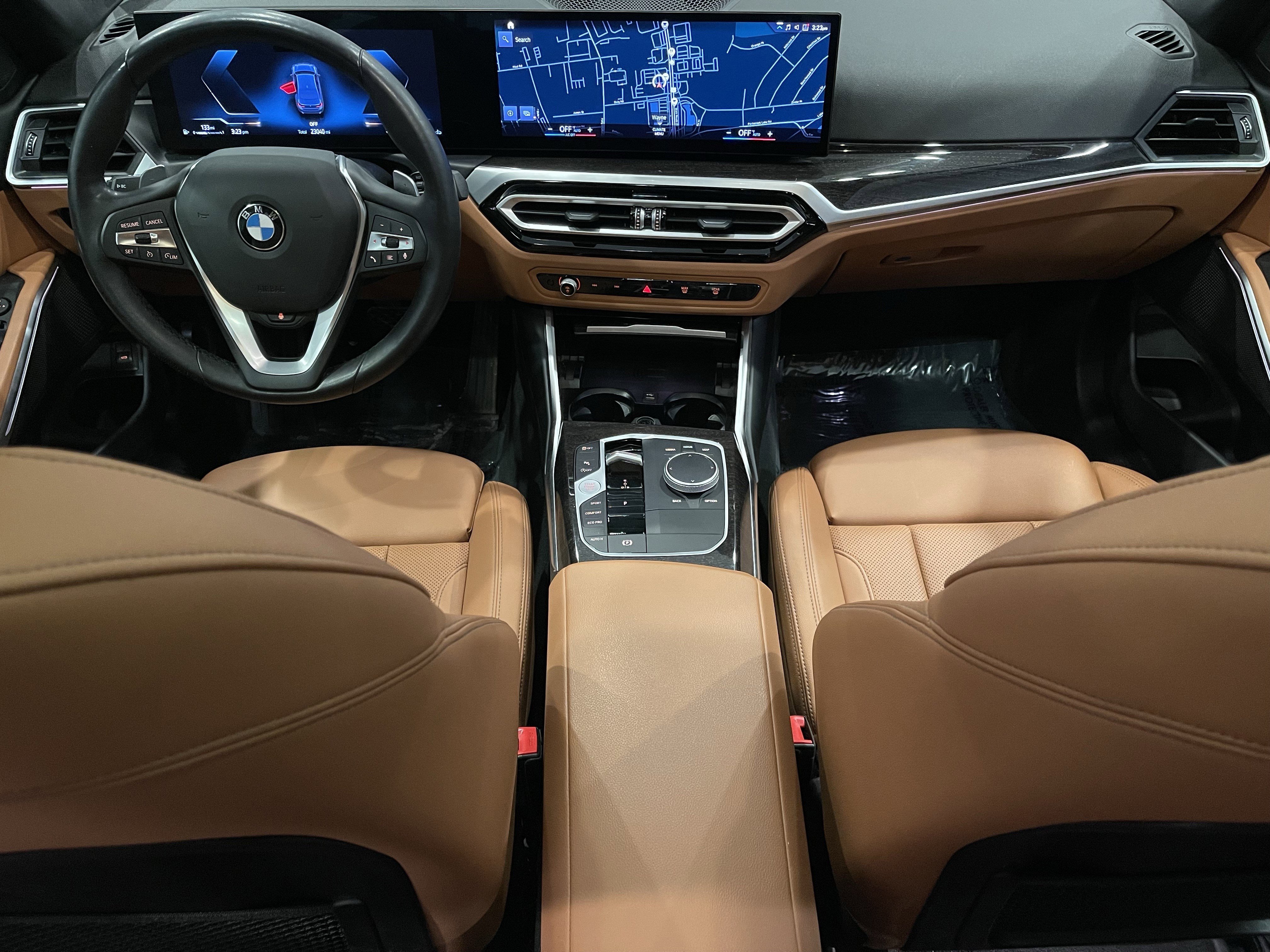 Used 2023 BMW 330i xDrive 330i xDrive w/ Driving Assistance Package image 17