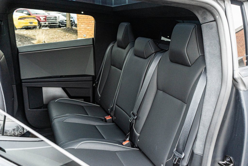 Used 2024 Tesla Cybertruck AWD Crew Cab image 35