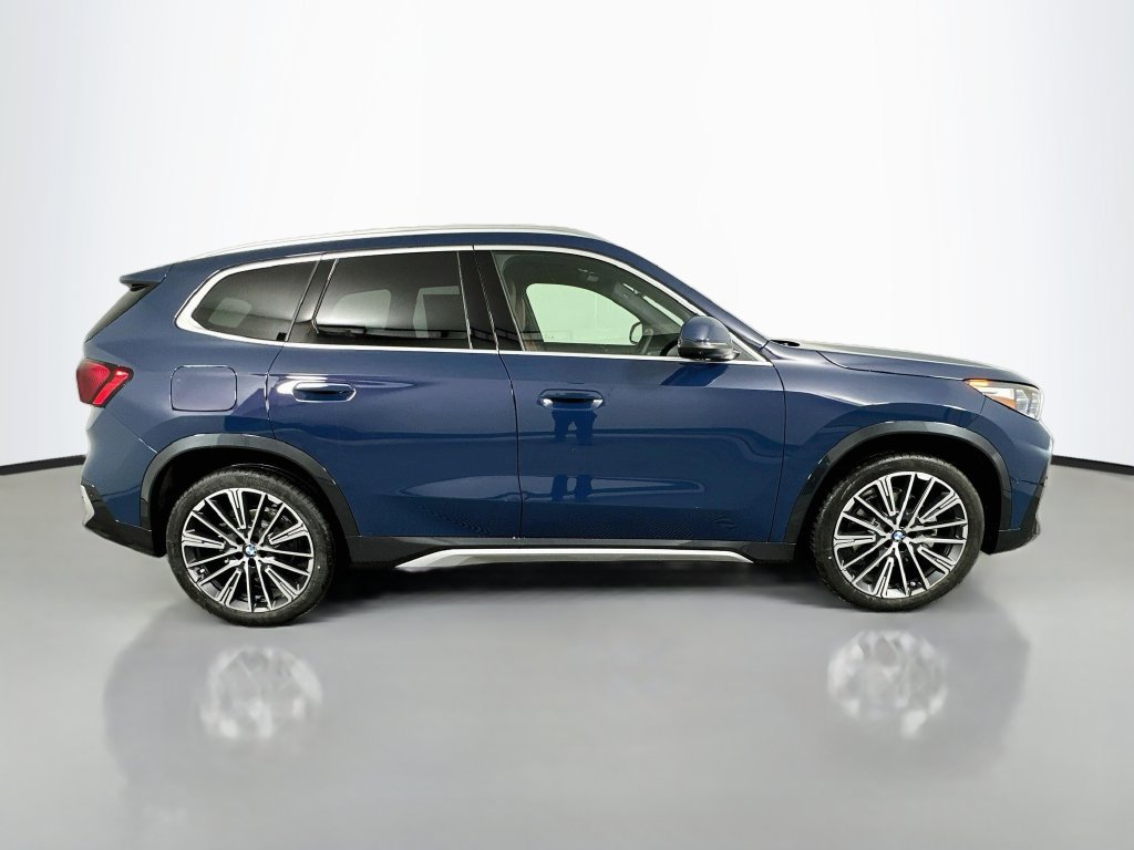 New 2027 BMW X1 xDrive28i w/ Technology Package AWD/4WD image 4