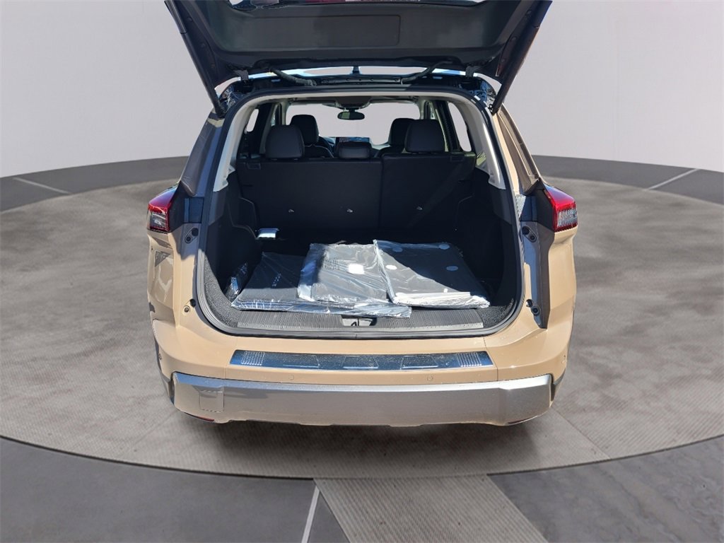 Used 2024 Nissan Rogue SL w/ SL Premium Package image 17