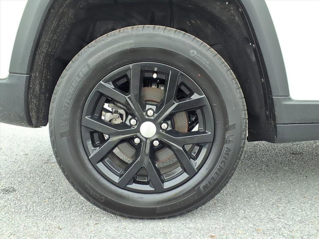 Used 2025 Jeep Grand Cherokee Limited image 25