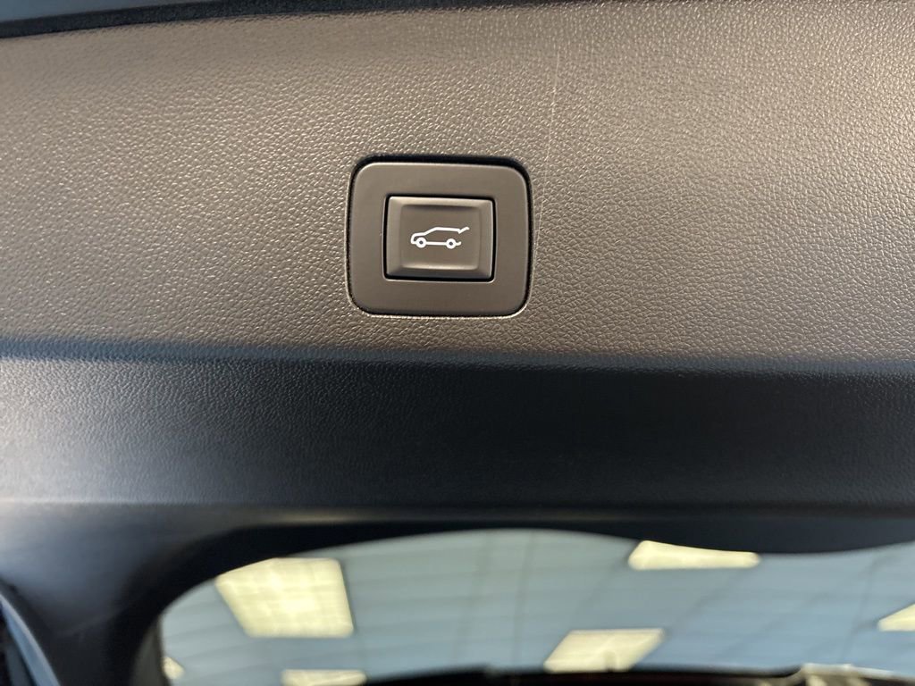 Used 2023 Buick Encore GX Essence w/ Experience Buick Package AWD/4WD image 9