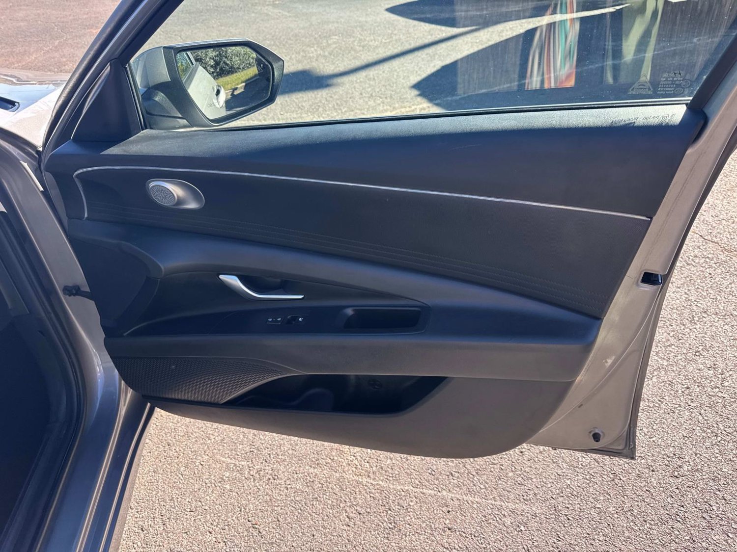 Used 2024 Hyundai Elantra SE FWD image 16