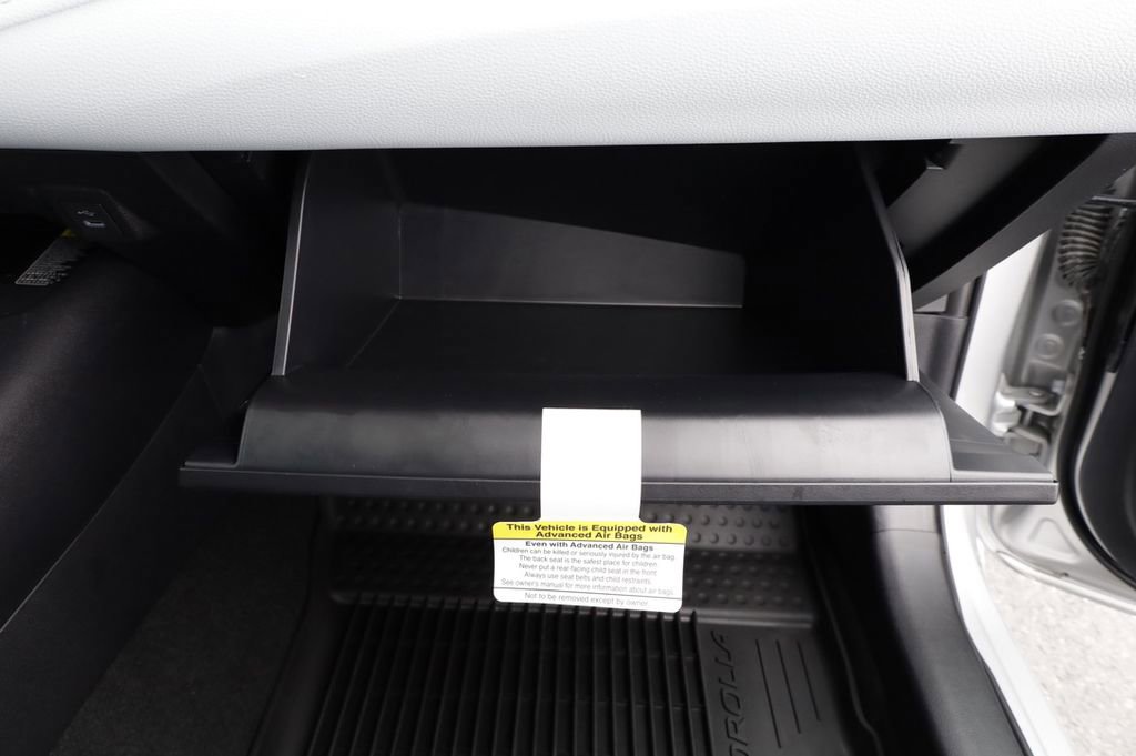 Certified 2025 Toyota Corolla SE w/ SE Premium Package image 40