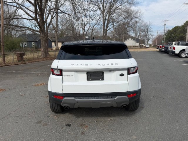 Used 2018 Land Rover Range Rover Evoque SE image 24