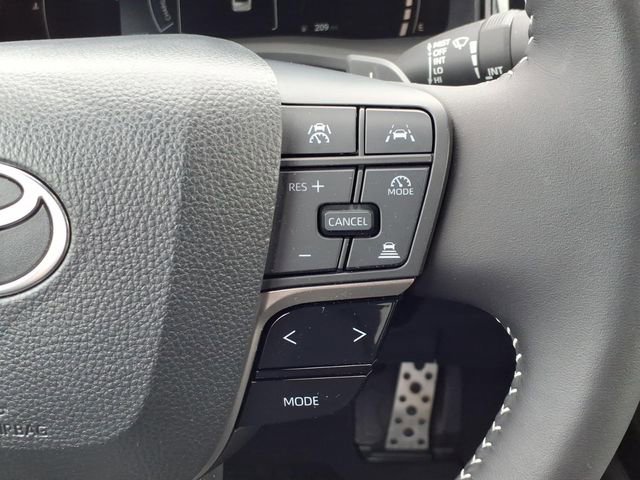 Used 2025 Toyota Camry SE w/ Convenience Package image 23