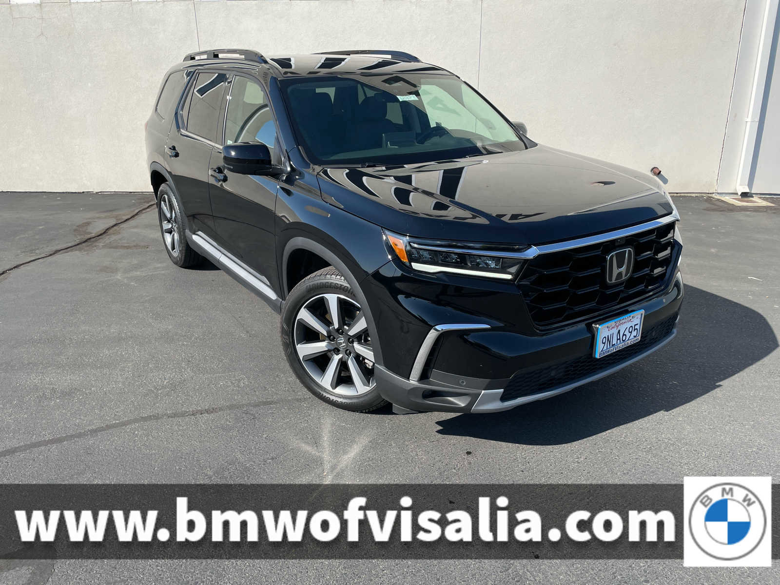 Used 2025 Honda Pilot Elite image 1
