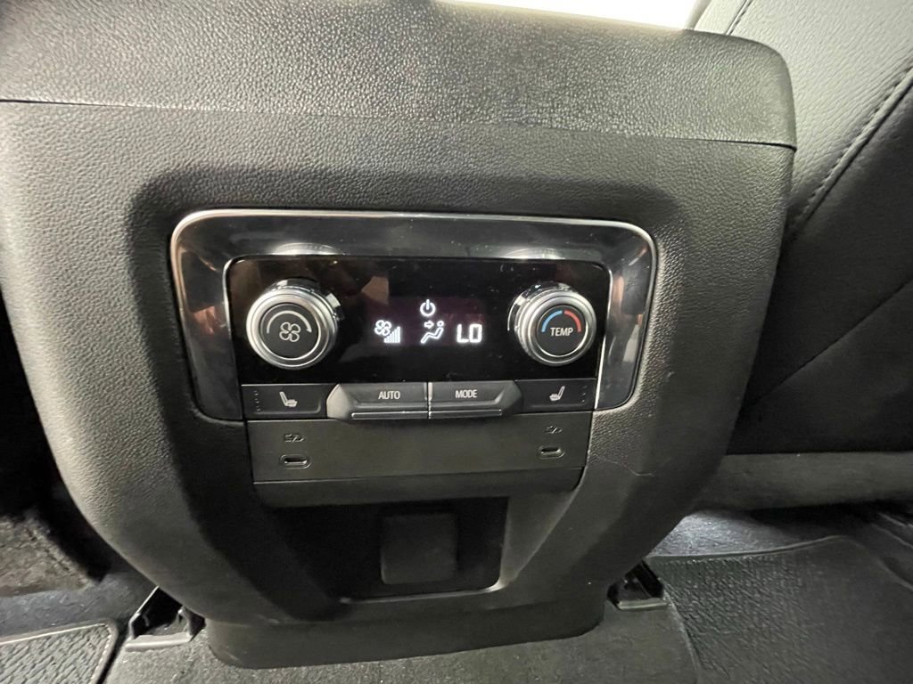 Used 2025 GMC Yukon XL Denali AWD/4WD image 11