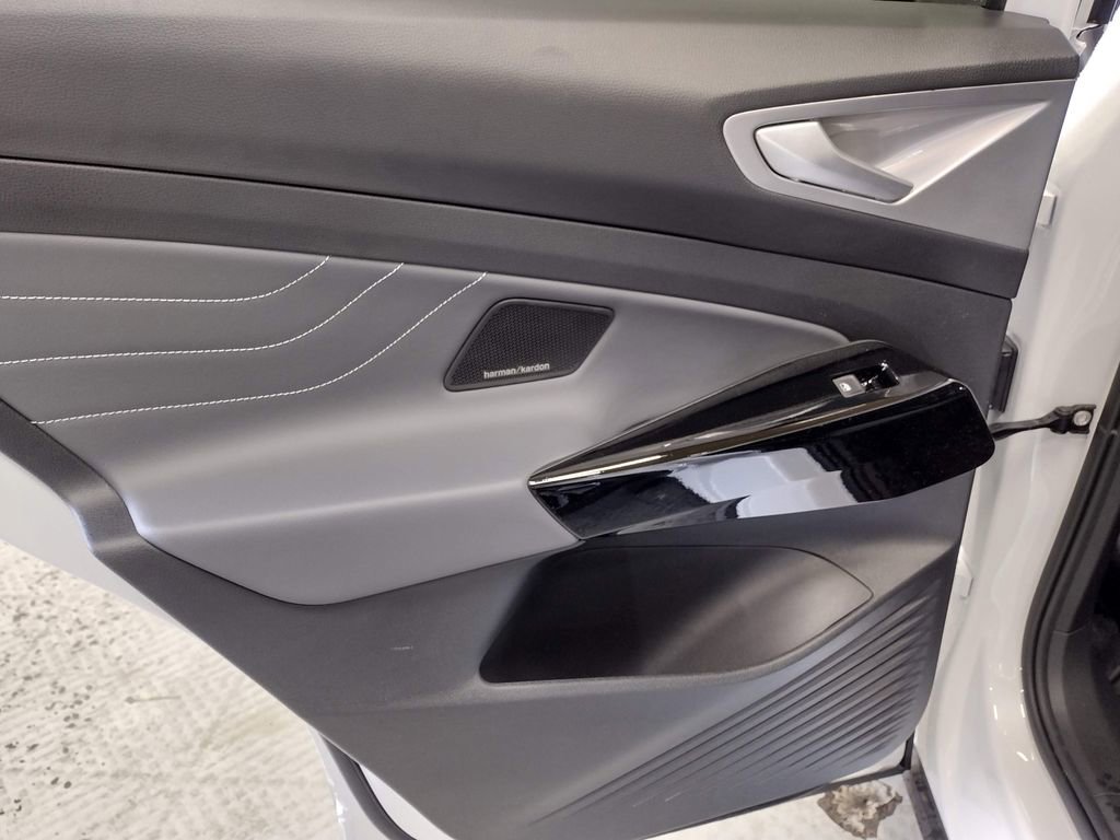 New 2026 Volkswagen ID.4 Pro S Plus AWD/4WD image 24