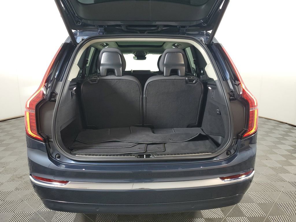 Certified 2025 Volvo XC90 B6 Core w/ Climate Package image 11