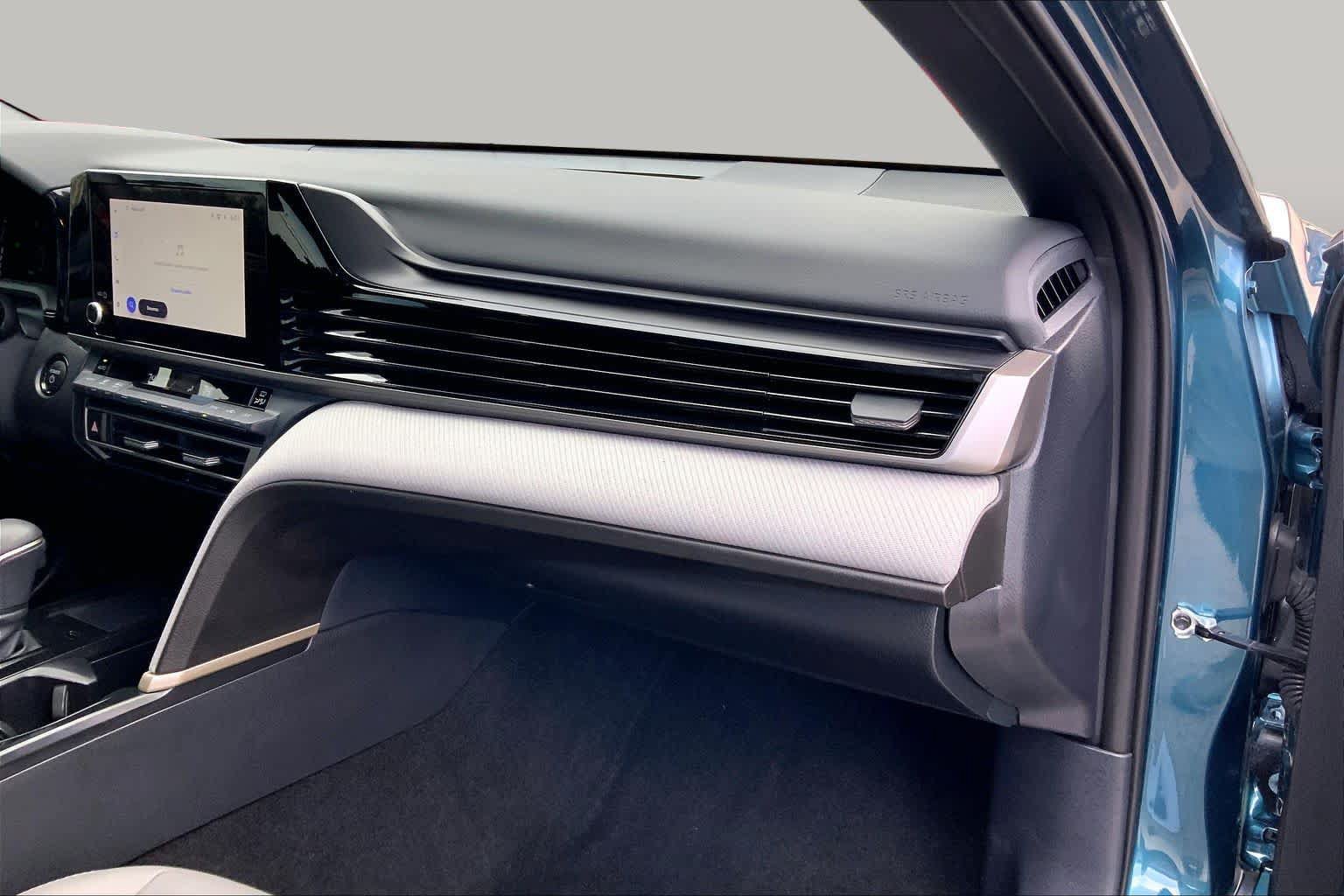 Used 2025 Toyota Camry SE FWD image 34