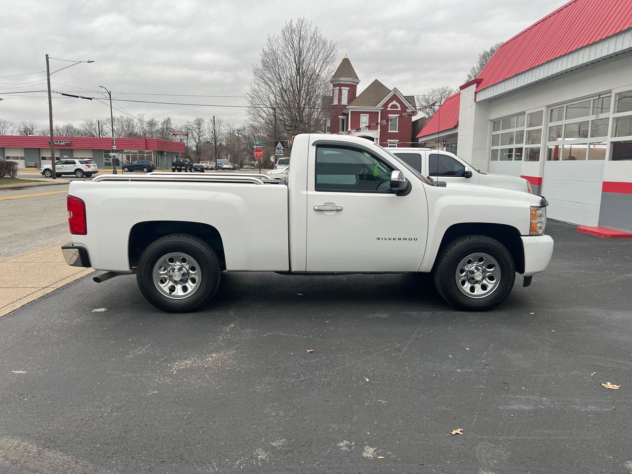 Used 2010 Chevrolet Silverado 1500 W/T w/ LS Package RWD image 4