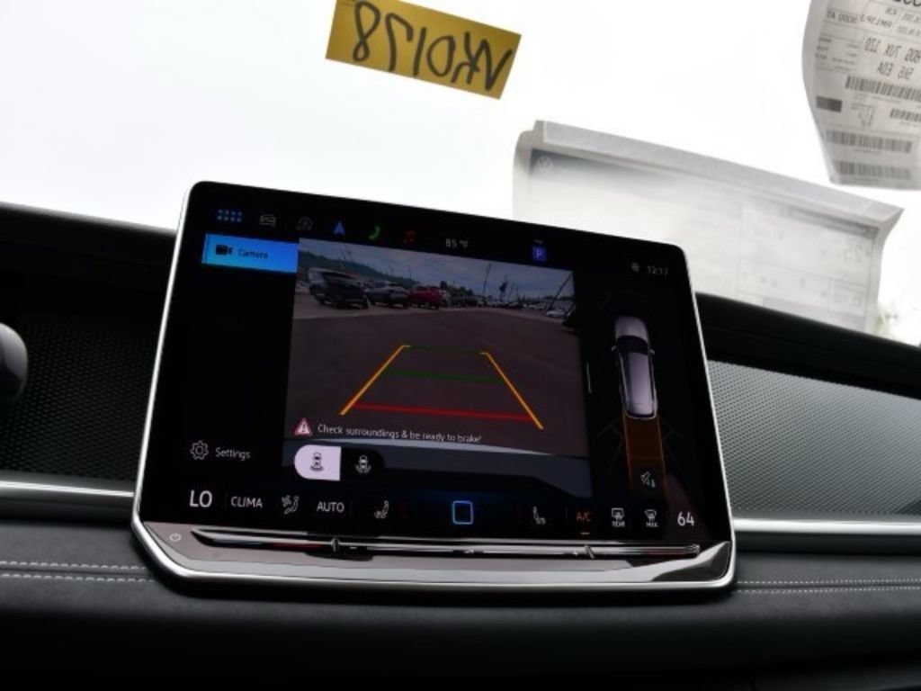 New 2025 Volkswagen Tiguan SE AWD/4WD image 13