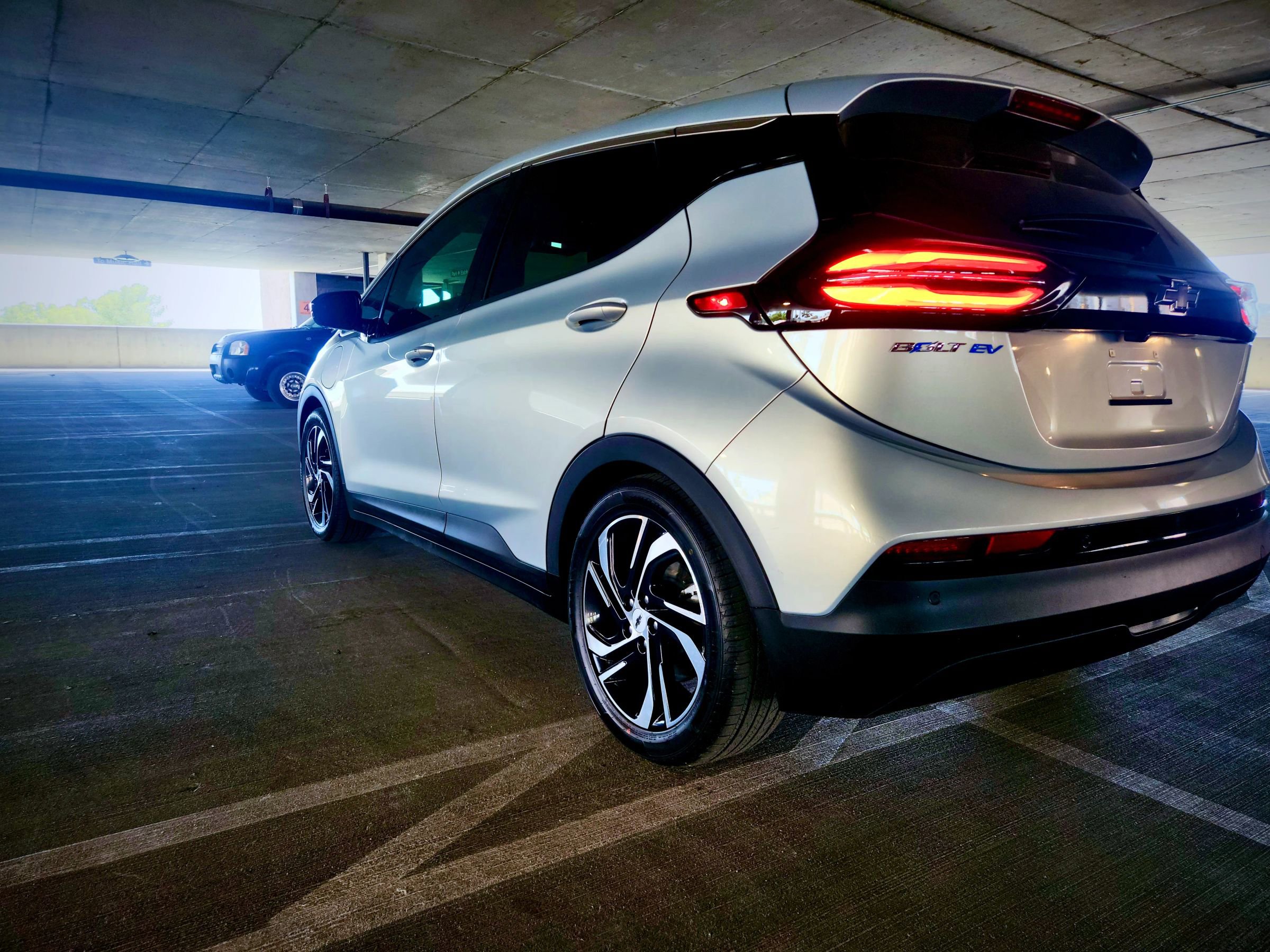 Used 2023 Chevrolet Bolt LT w/ Infotainment Package FWD image 3