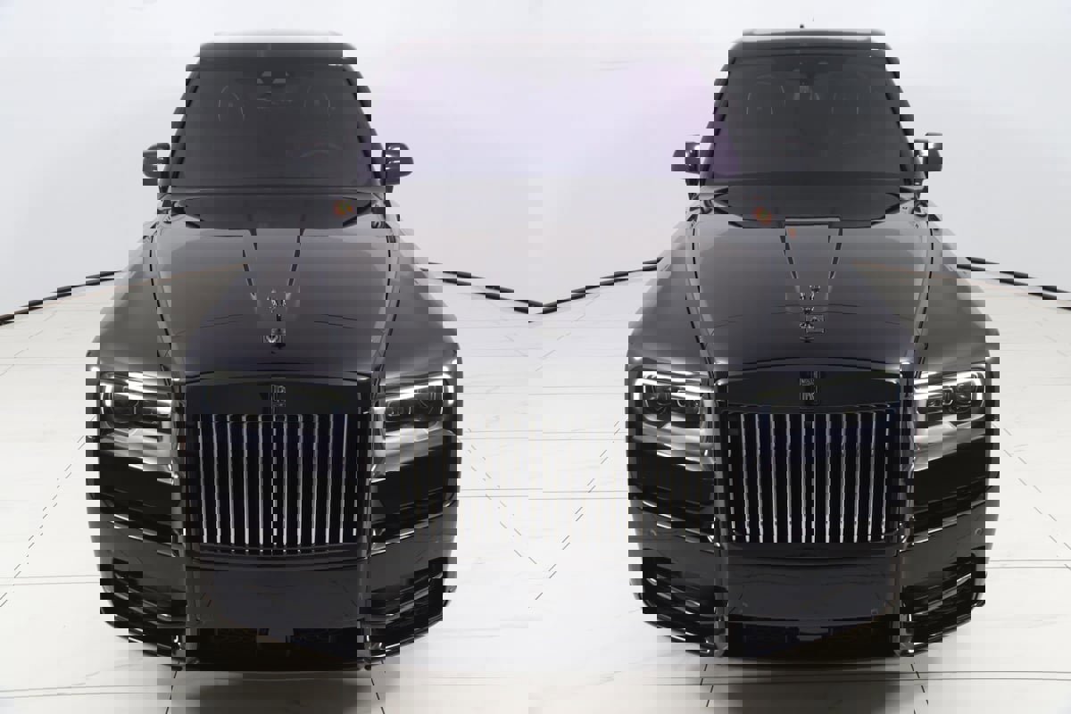 Used 2024 Rolls-Royce Cullinan Black Badge image 95