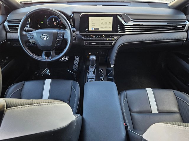 Used 2025 Toyota Camry SE w/ Convenience Package image 17